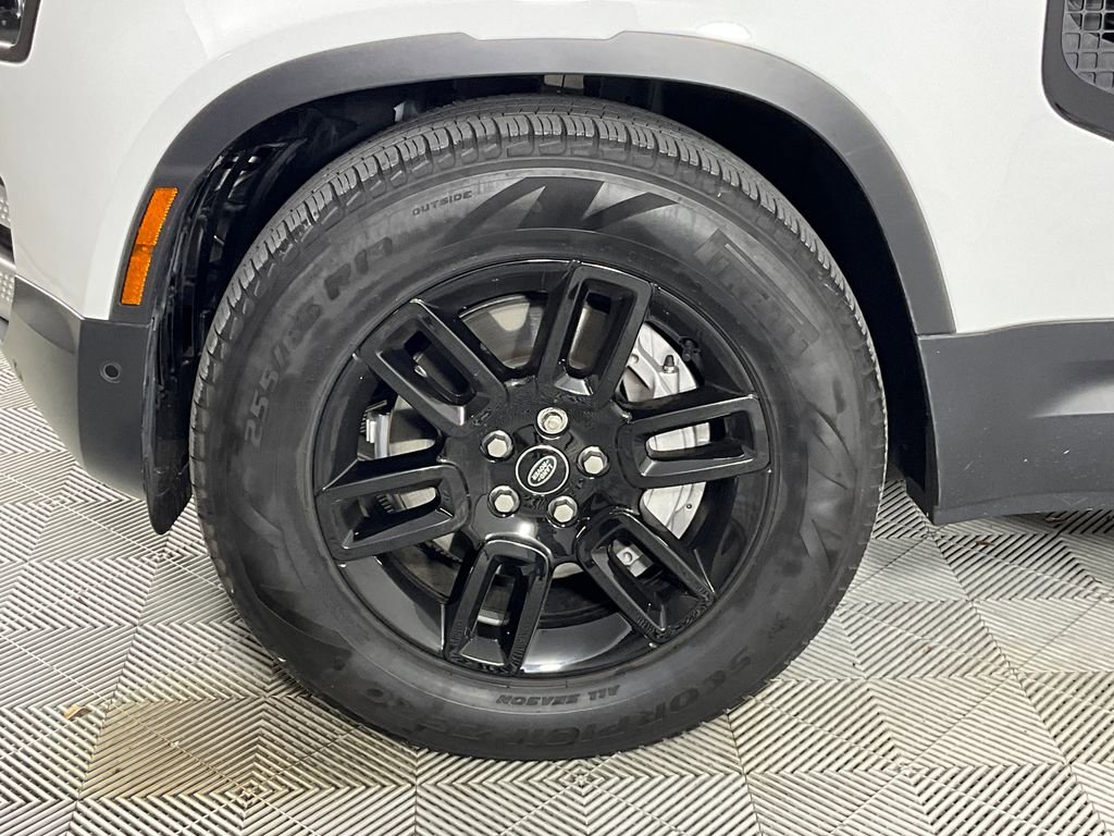 Certified 2025 Land Rover Defender 110 S AWD/4WD image 30