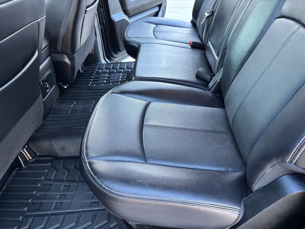 Used 2017 RAM 1500 Laramie w/ Convenience Group AWD/4WD image 27