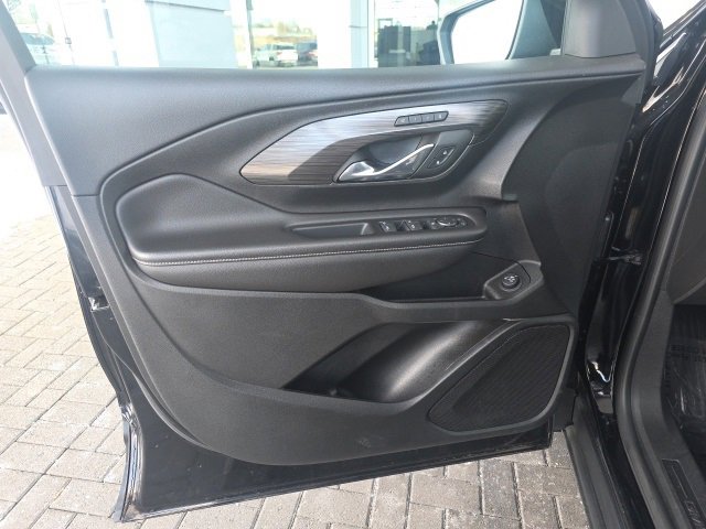 Used 2023 GMC Terrain SLT image 20