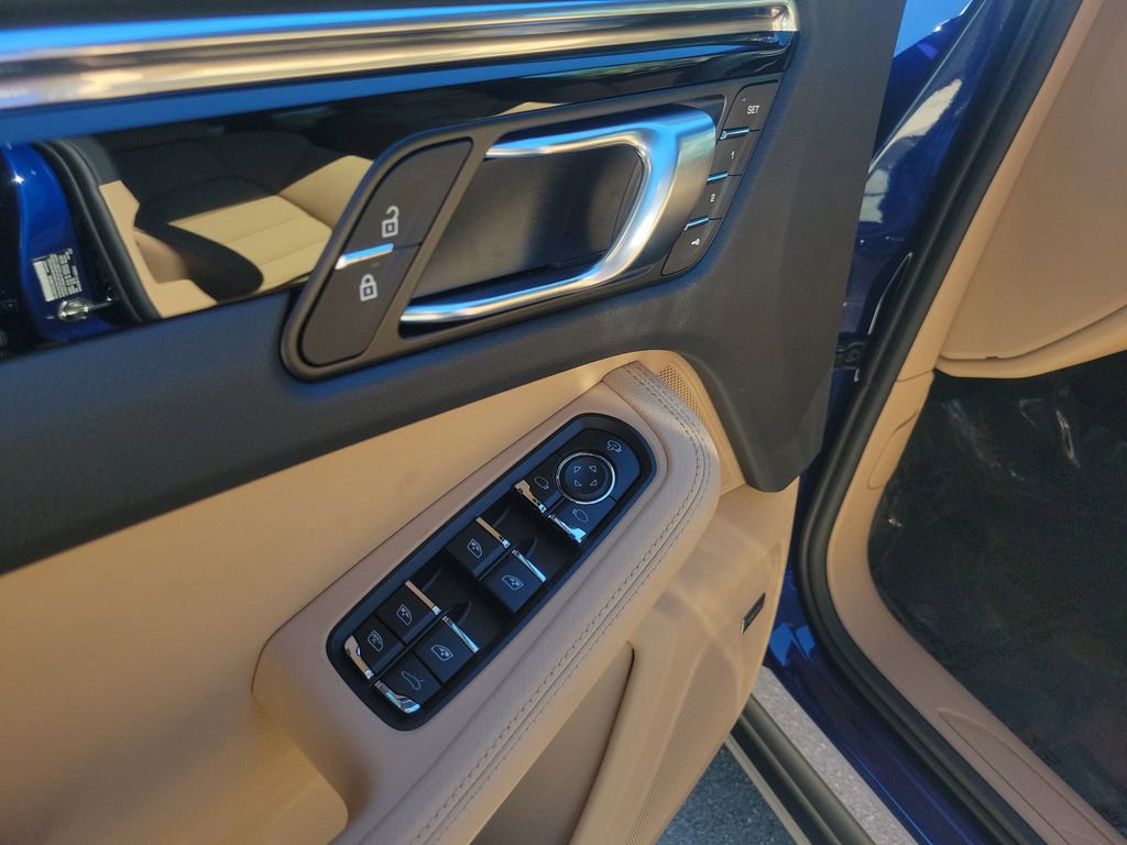 New 2026 Porsche Macan image 25