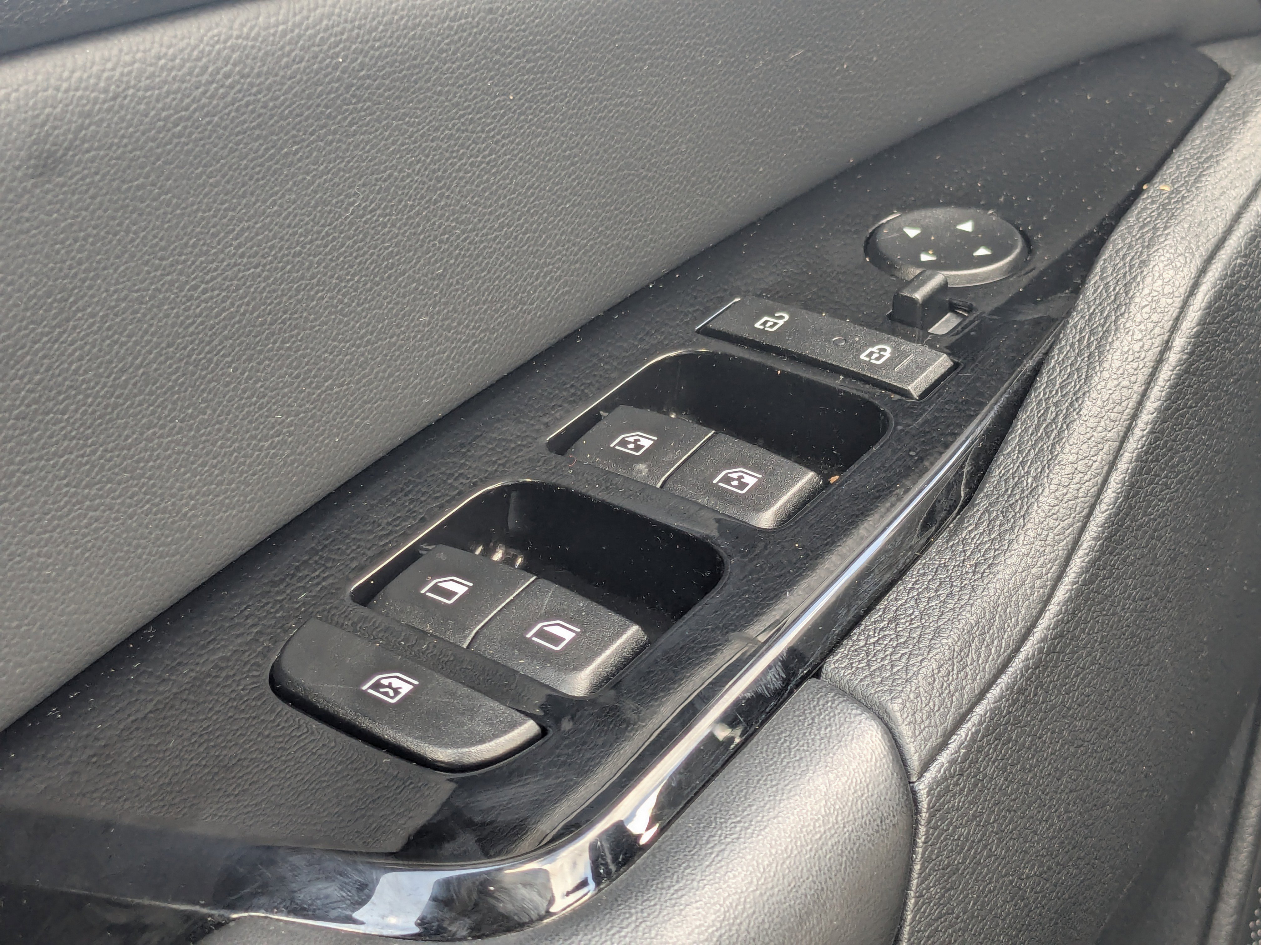 Certified 2024 Kia Sportage EX image 40