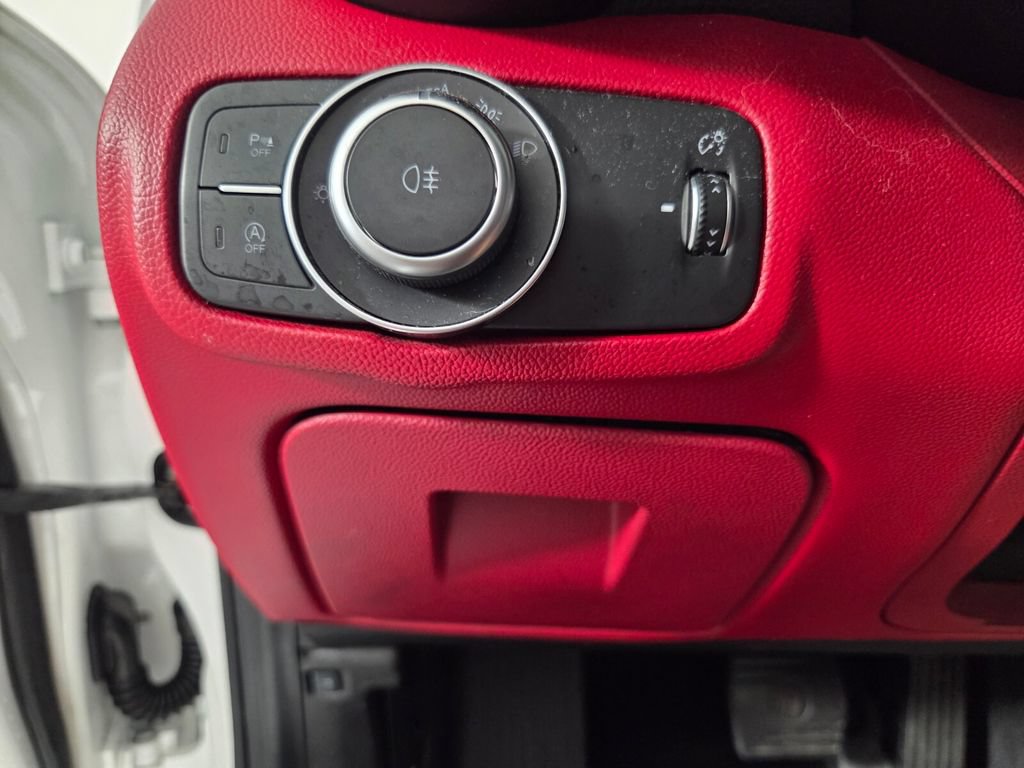 Used 2020 Alfa Romeo Giulia RWD image 17