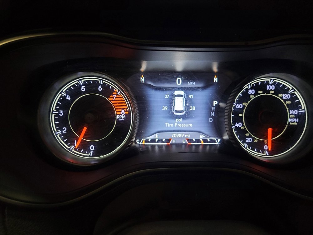 Used 2019 Jeep Cherokee Limited image 23