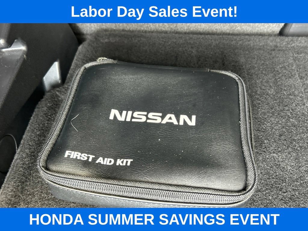 Used 2020 Nissan Rogue S FWD image 12