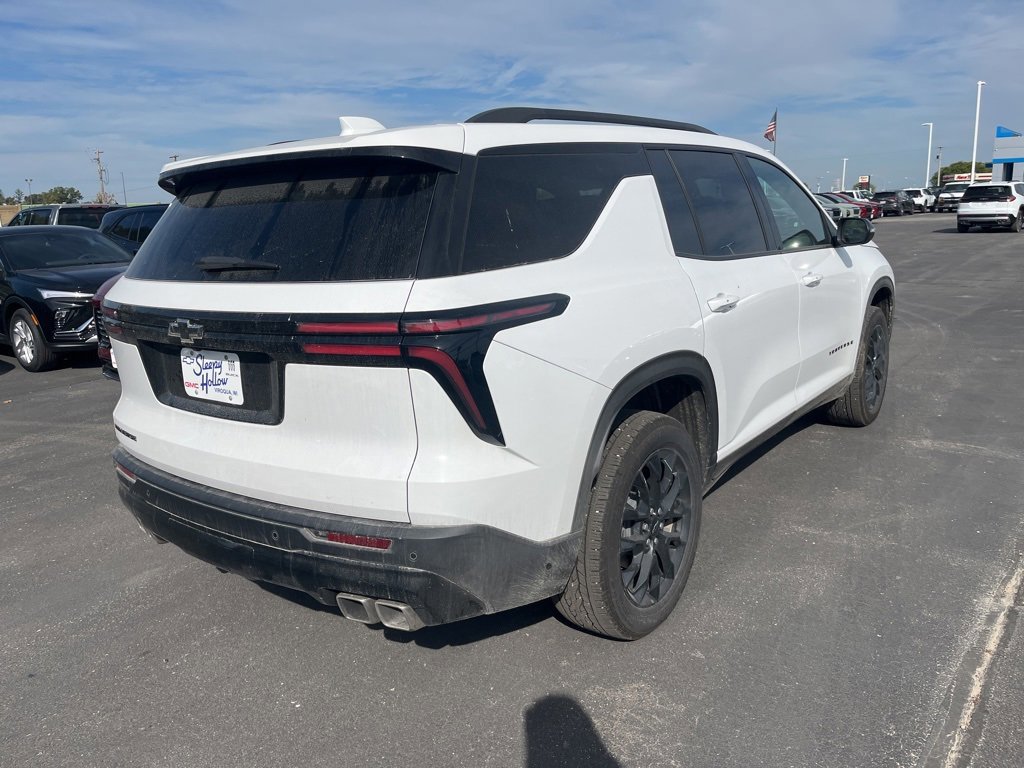 New 2025 Chevrolet Traverse LT w/ Midnight/Sport Edition image 5