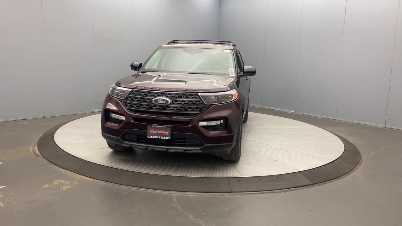 Used 2022 Ford Explorer XLT w/ Equipment Group 202A AWD/4WD image 8