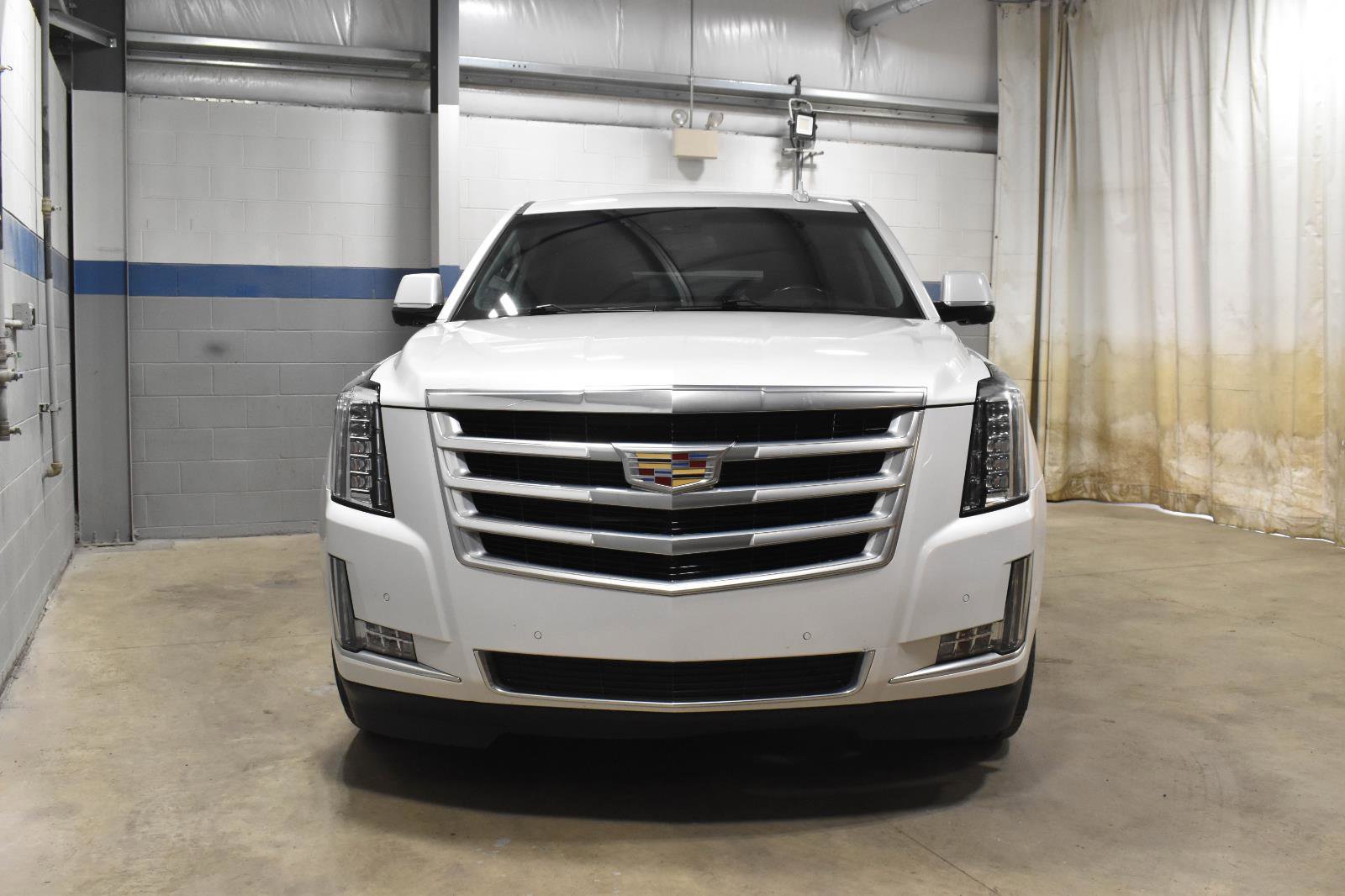 Used 2020 Cadillac Escalade ESV Luxury AWD/4WD image 33