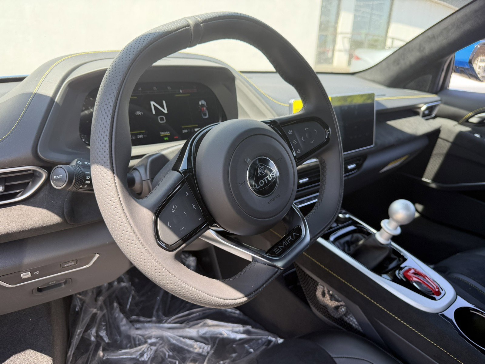 Used 2025 Lotus Emira RWD image 15