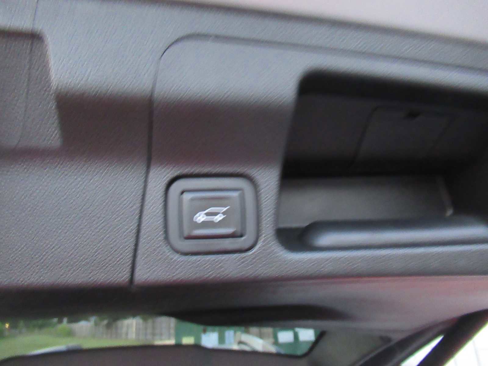 Used 2020 GMC Acadia SLT w/ LPO, Floor Liner Package FWD image 21
