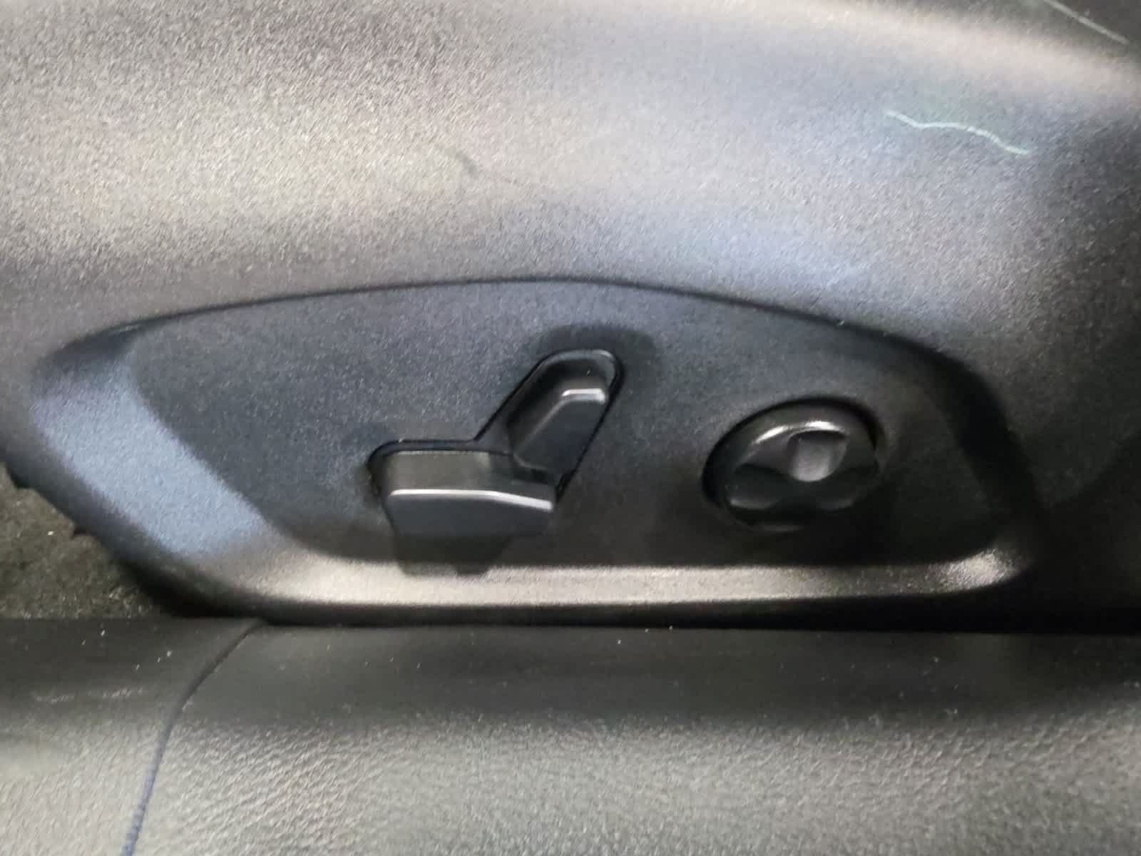 Used 2018 Jeep Compass Limited AWD/4WD image 17
