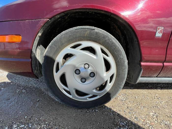 Used 2001 Saturn S-Series SL2 image 11