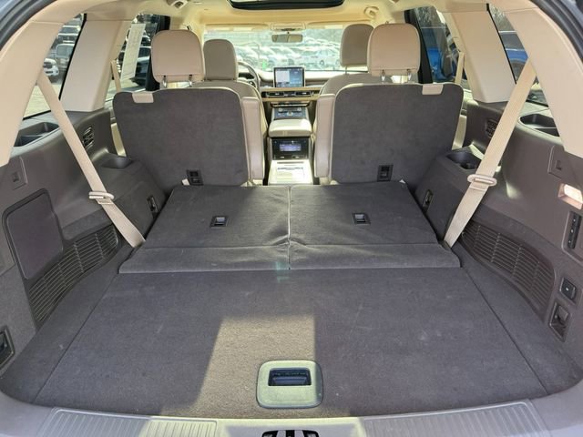 Used 2023 Lincoln Aviator Grand Touring w/ Equipment Group 301A AWD/4WD image 11