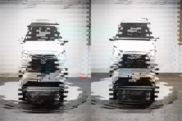 Certified 2022 Toyota Highlander Platinum image 9