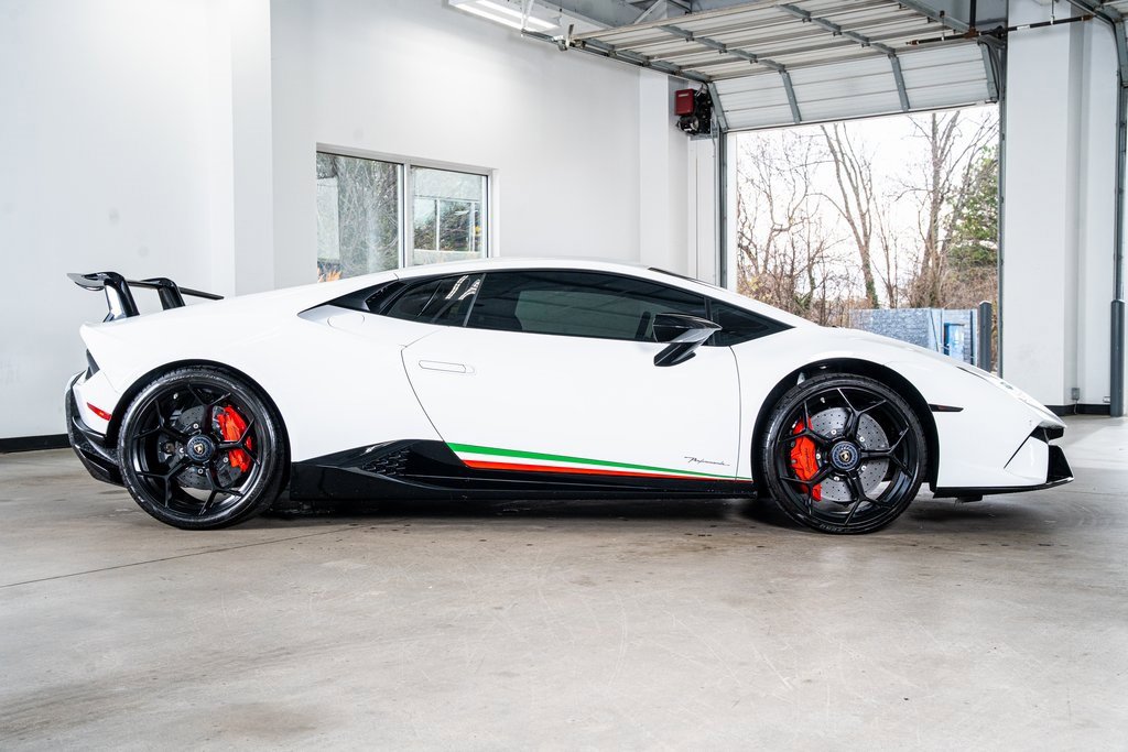 Used 2018 Lamborghini Huracan Performante image 5