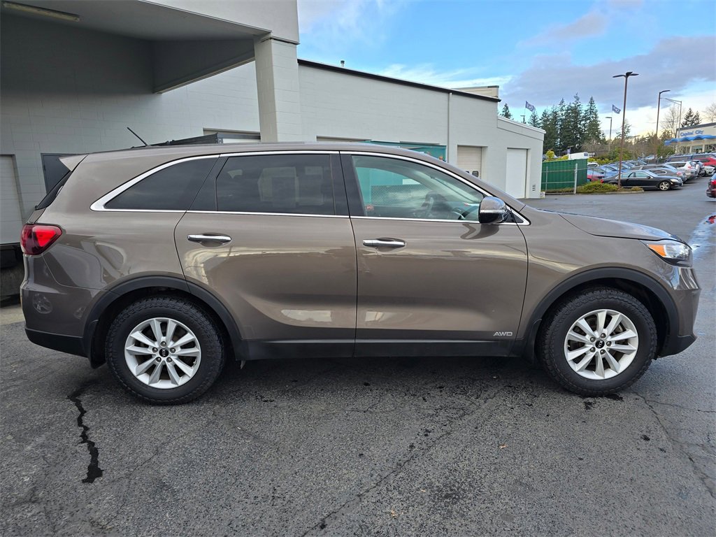 Used 2019 Kia Sorento LX image 3