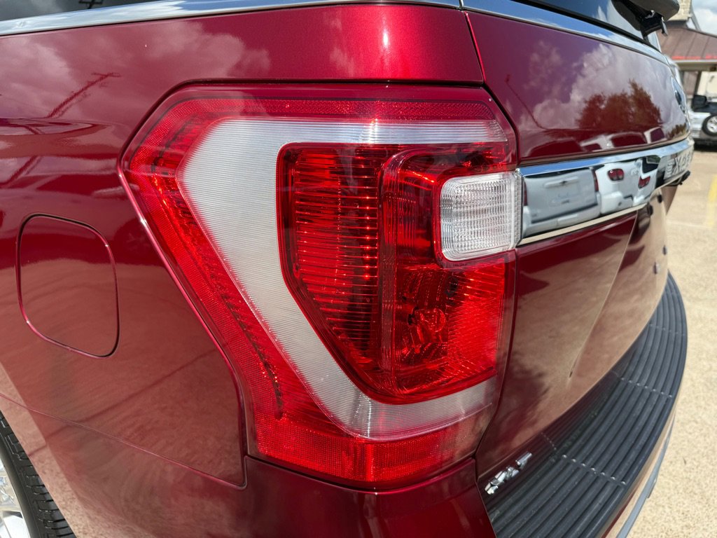Used 2018 Ford Expedition XLT w/ Equipment Group 202A RWD image 10