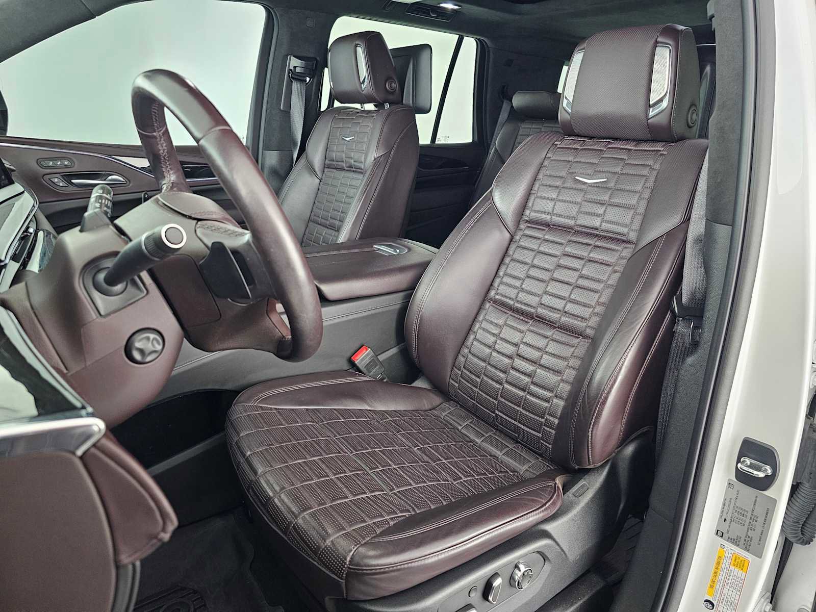 Used 2023 Cadillac Escalade Sport Platinum w/ LPO, ONYX Package image 24