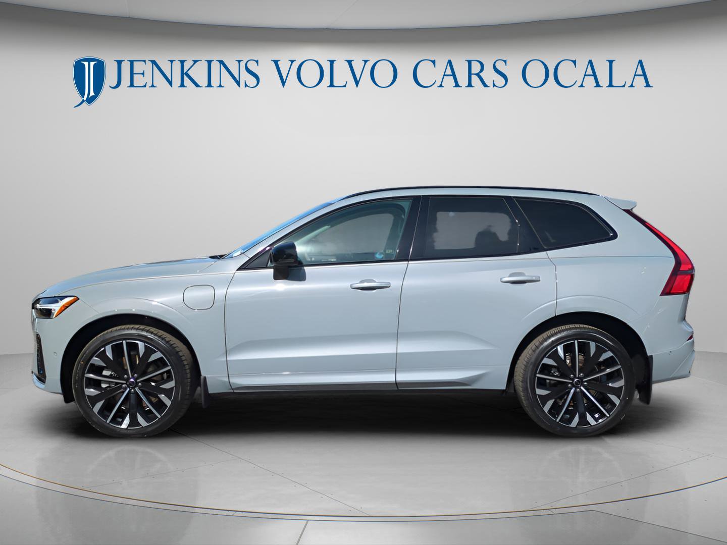 New 2026 Volvo XC60 T8 Ultra w/ Protection Package Premier image 6
