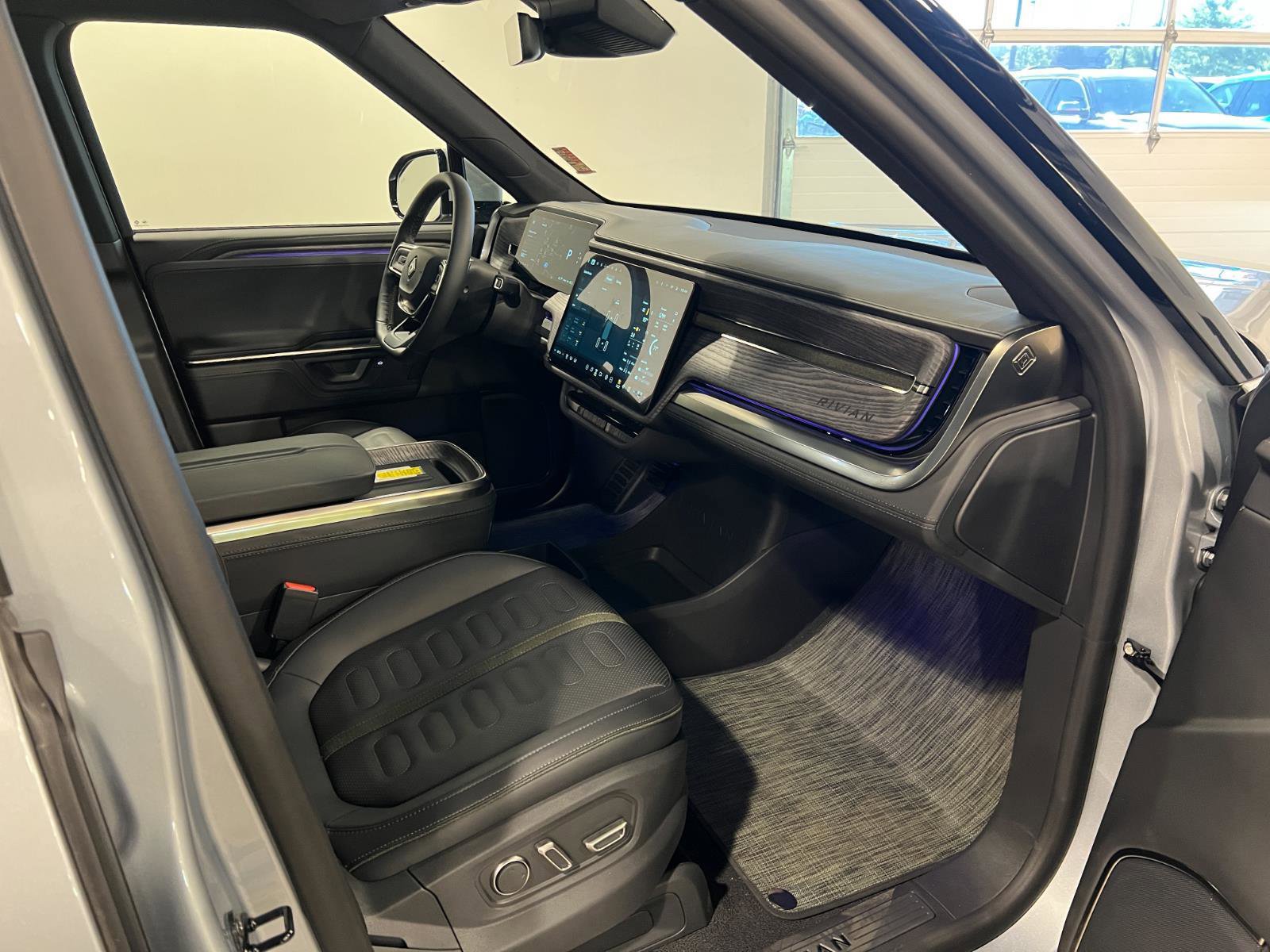 Used 2026 Rivian R1S Adventure AWD/4WD image 38