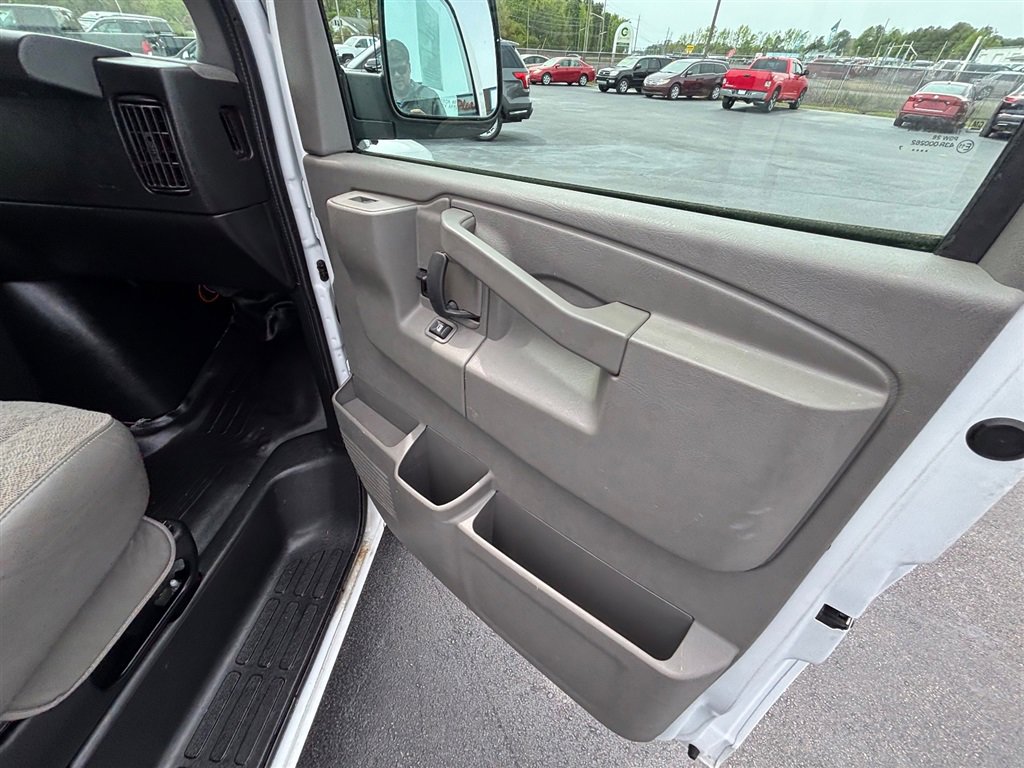 Used 2017 Chevrolet Express 2500 w/ Cold Climate Package RWD image 20