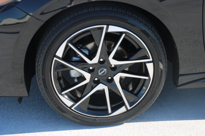 Used 2024 Nissan Sentra SR w/ SR Premium Package FWD image 8