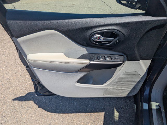 Used 2019 Jeep Cherokee Limited AWD/4WD image 9