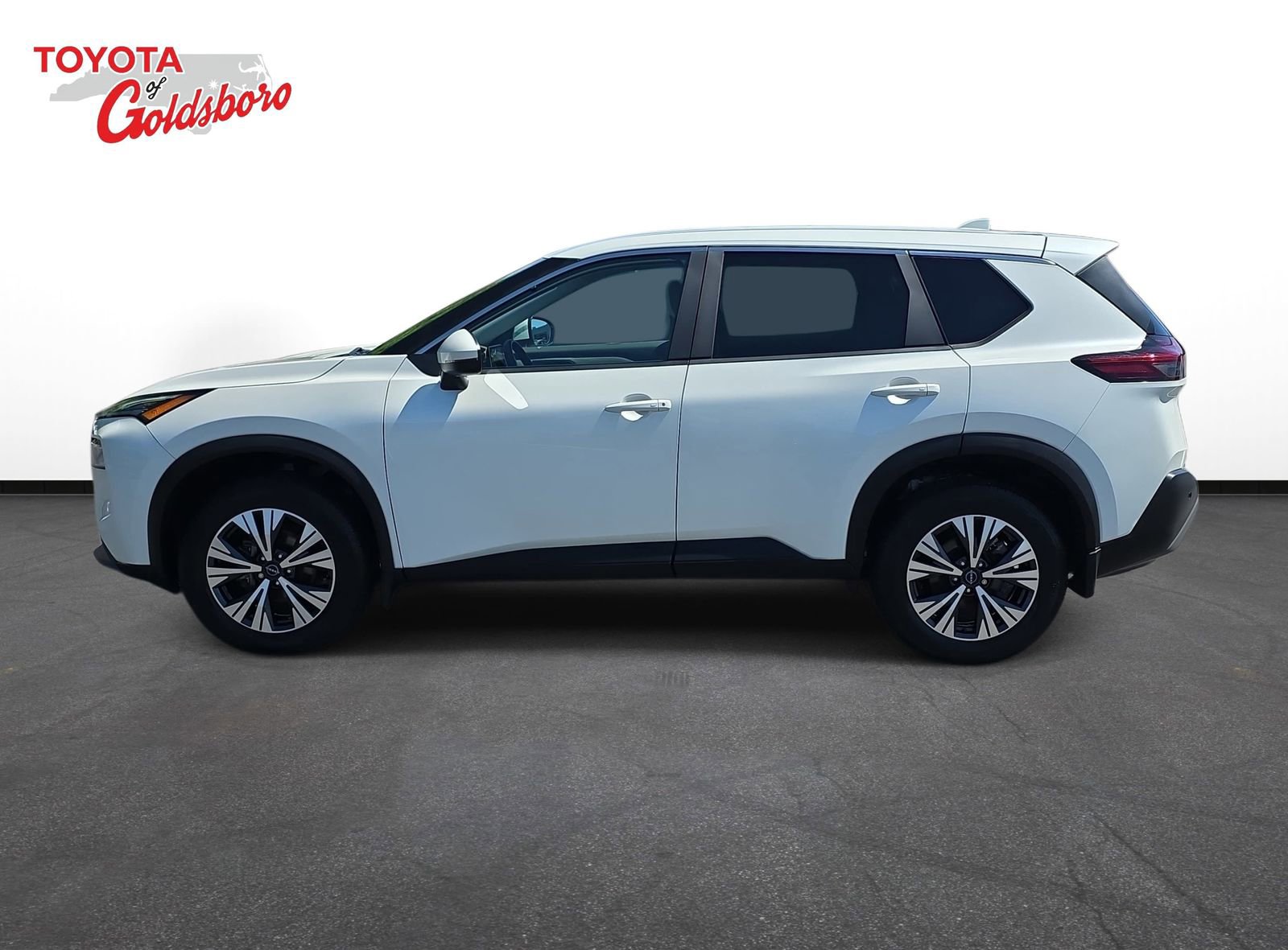 Used 2023 Nissan Rogue SV FWD image 8