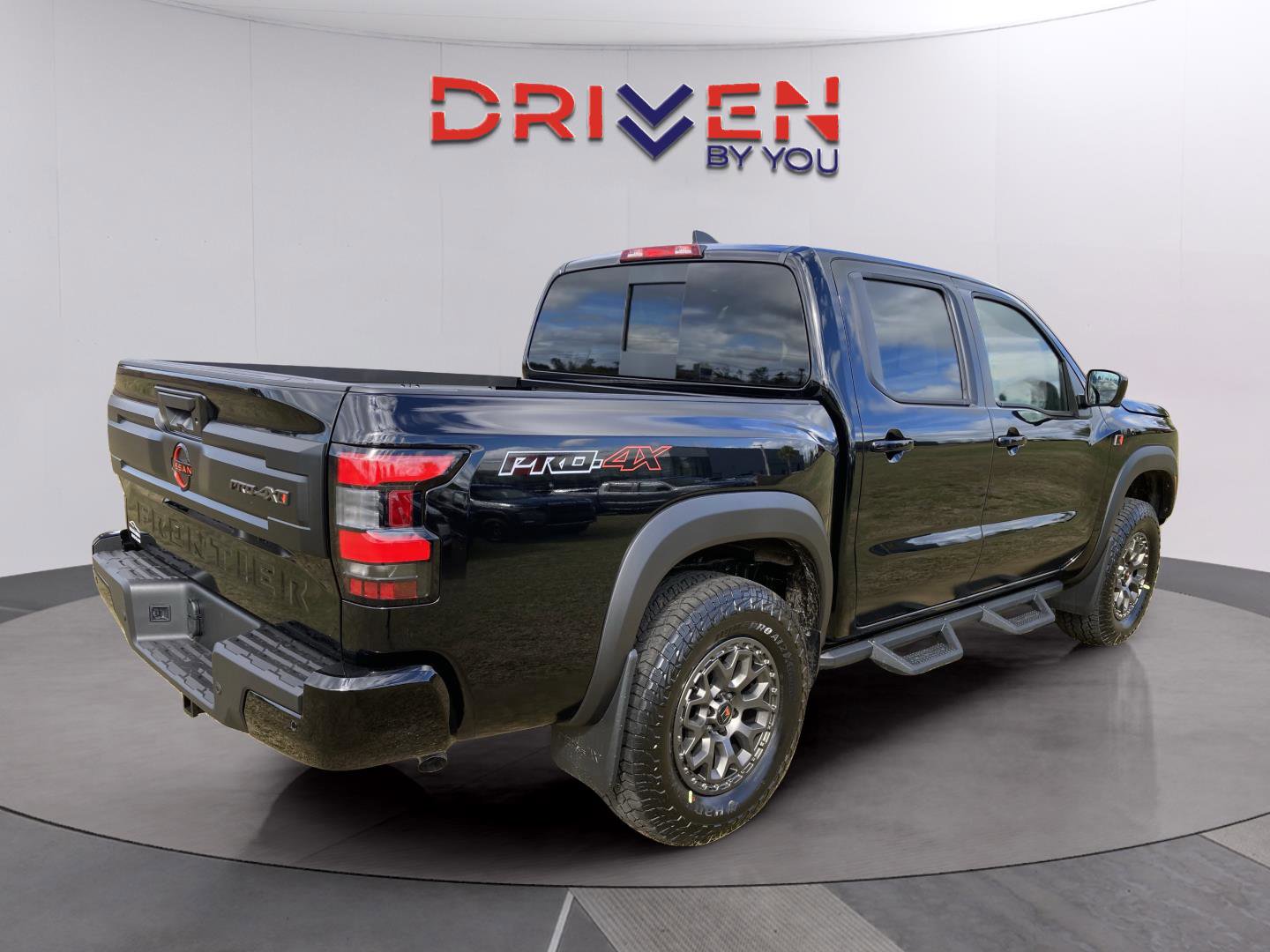 New 2026 Nissan Frontier PRO-4X w/ Pro-4x Convenience Package image 6