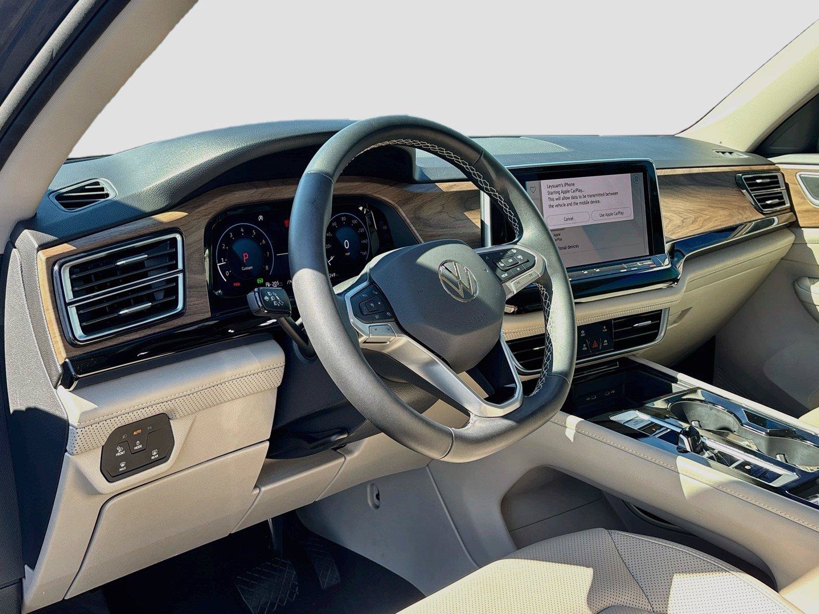 Used 2024 Volkswagen Atlas SE FWD image 9