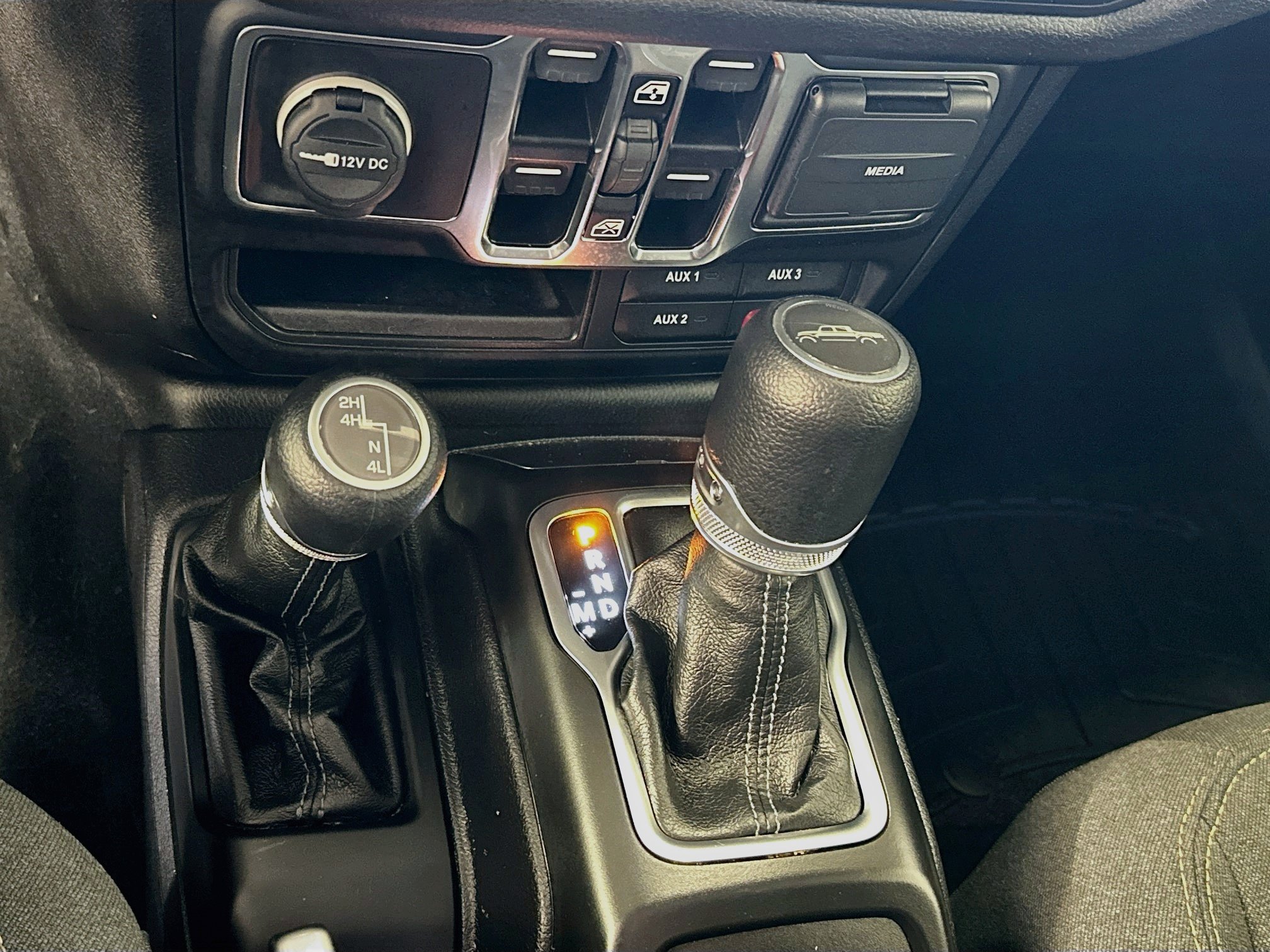 Used 2024 Jeep Gladiator Sport AWD/4WD image 24