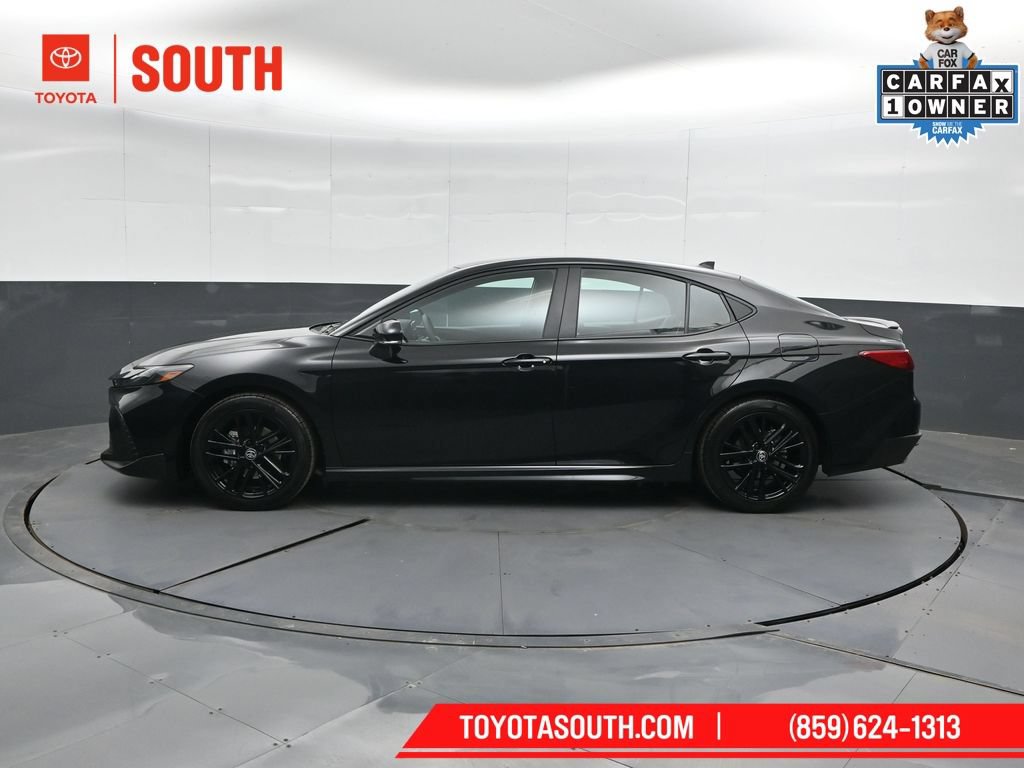 Used 2026 Toyota Camry SE FWD image 7