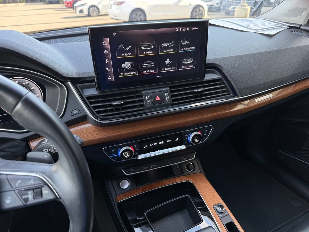 Used 2023 Audi Q5 2.0T Premium Plus w/ Premium Plus Package AWD/4WD image 21