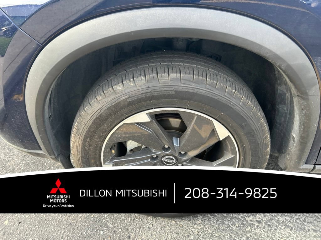 Used 2025 Nissan Rogue SV AWD/4WD image 30