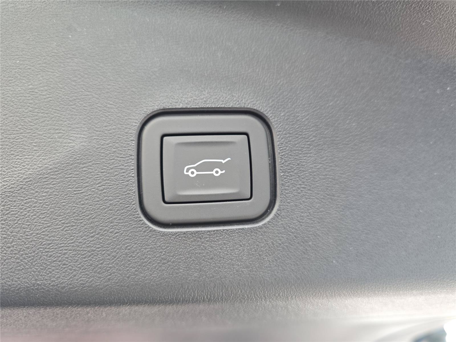 Used 2026 Cadillac Vistiq Sport w/ LPO, Floor Liner Package AWD/4WD image 10