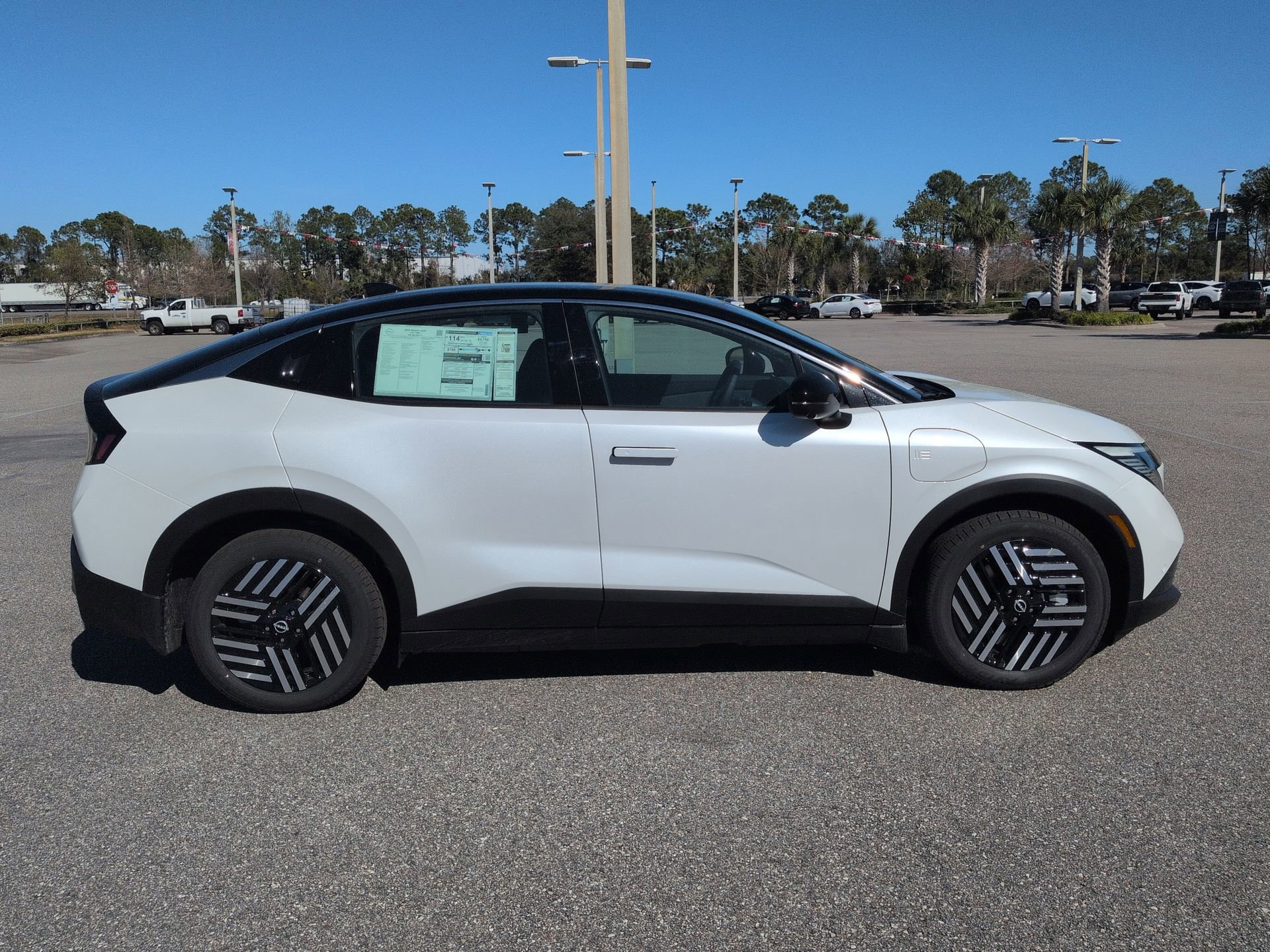 New 2026 Nissan Leaf SV+ w/ Floor Mat Package (SV+) FWD image 4