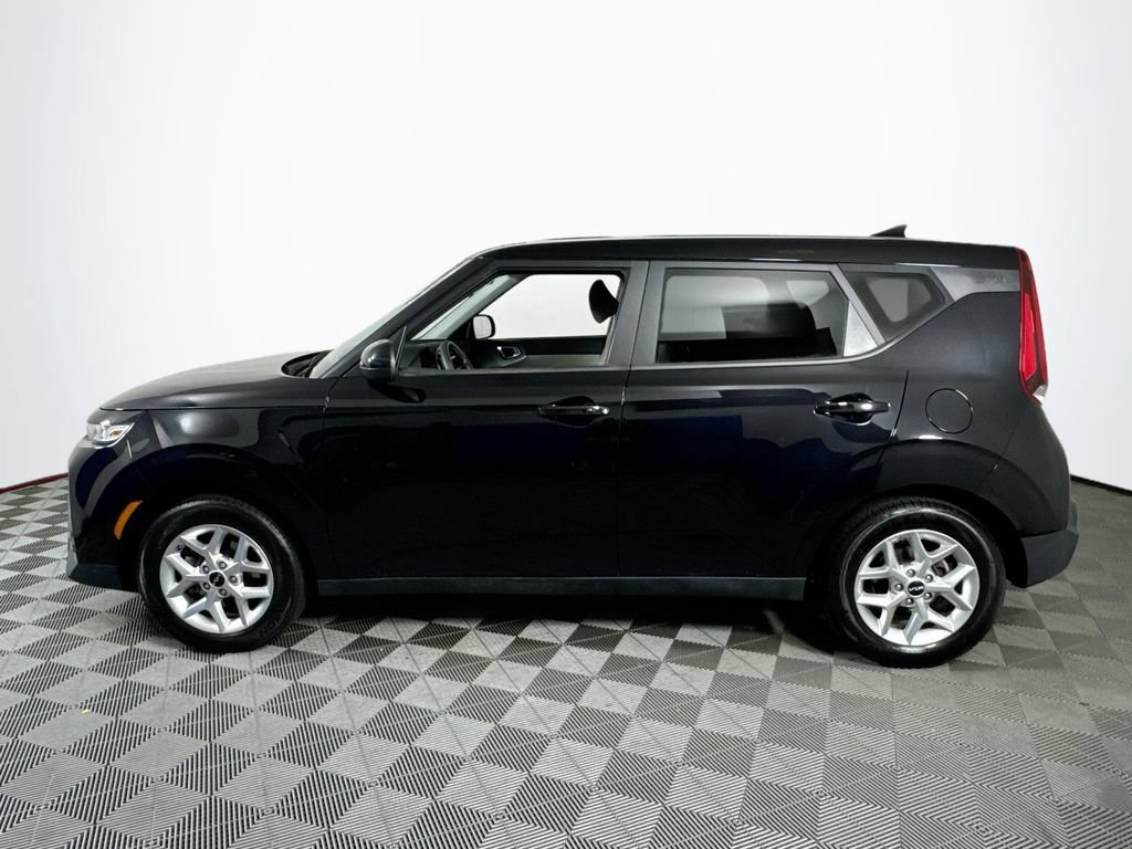 Used 2022 Kia Soul S FWD image 4