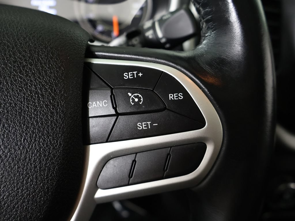 Used 2017 Jeep Cherokee Overland AWD/4WD image 45