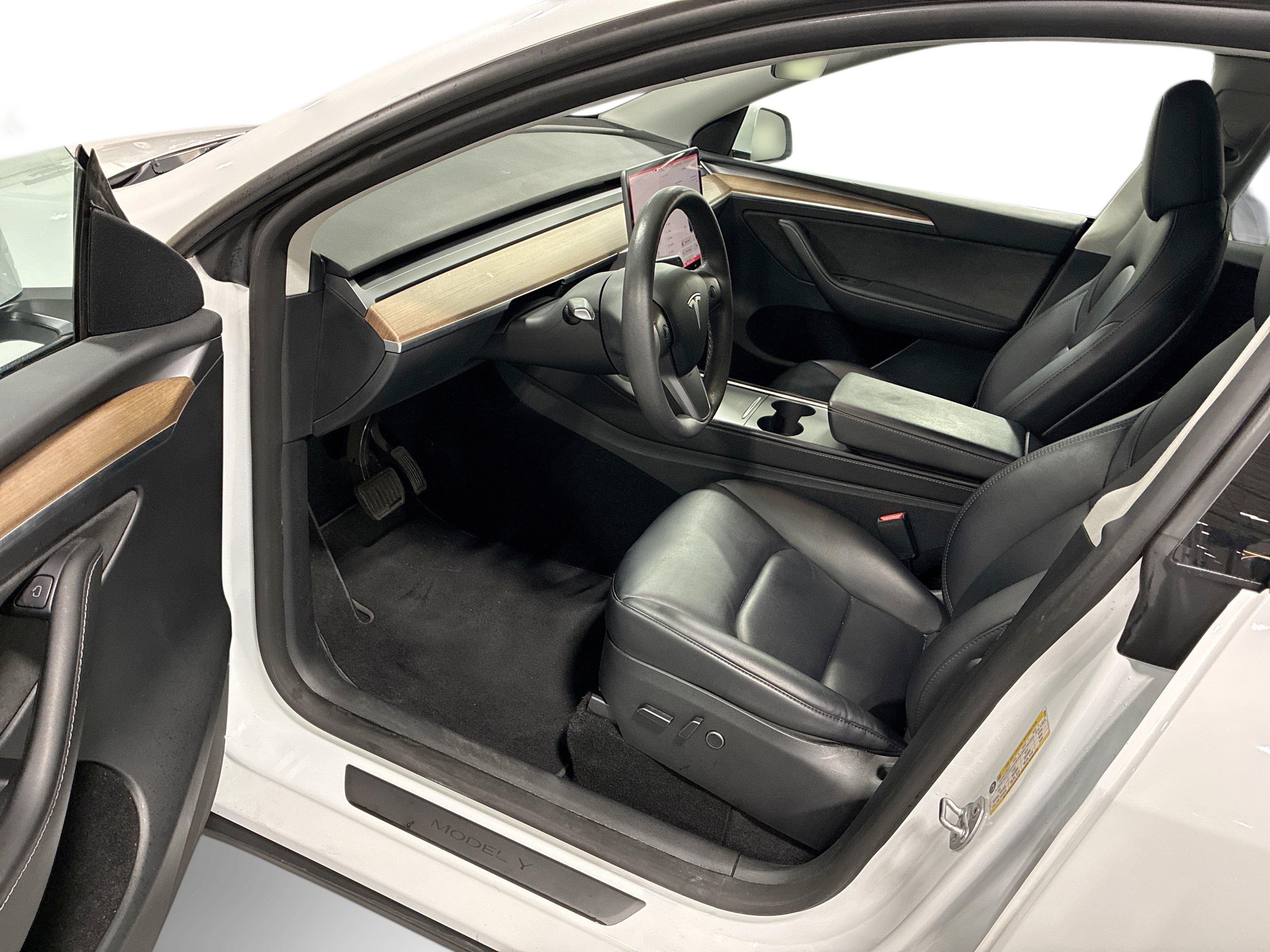 Certified 2023 Tesla Model Y Long Range AWD/4WD image 9