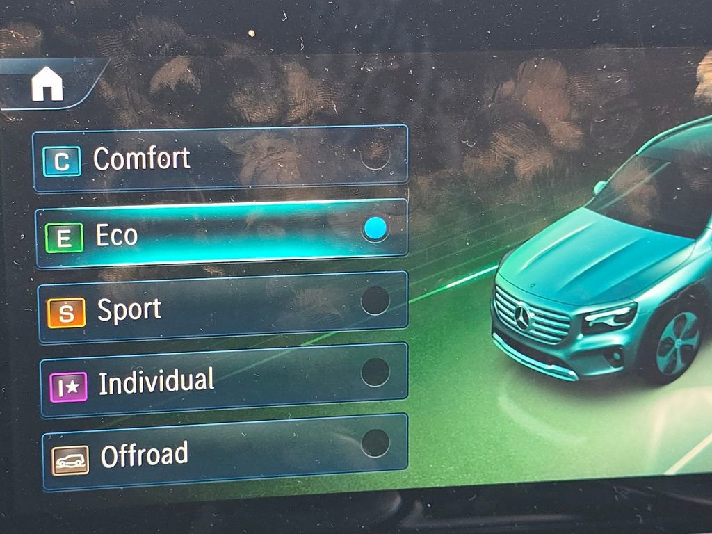 Used 2024 Mercedes-Benz GLB 250 GLB 250 image 31