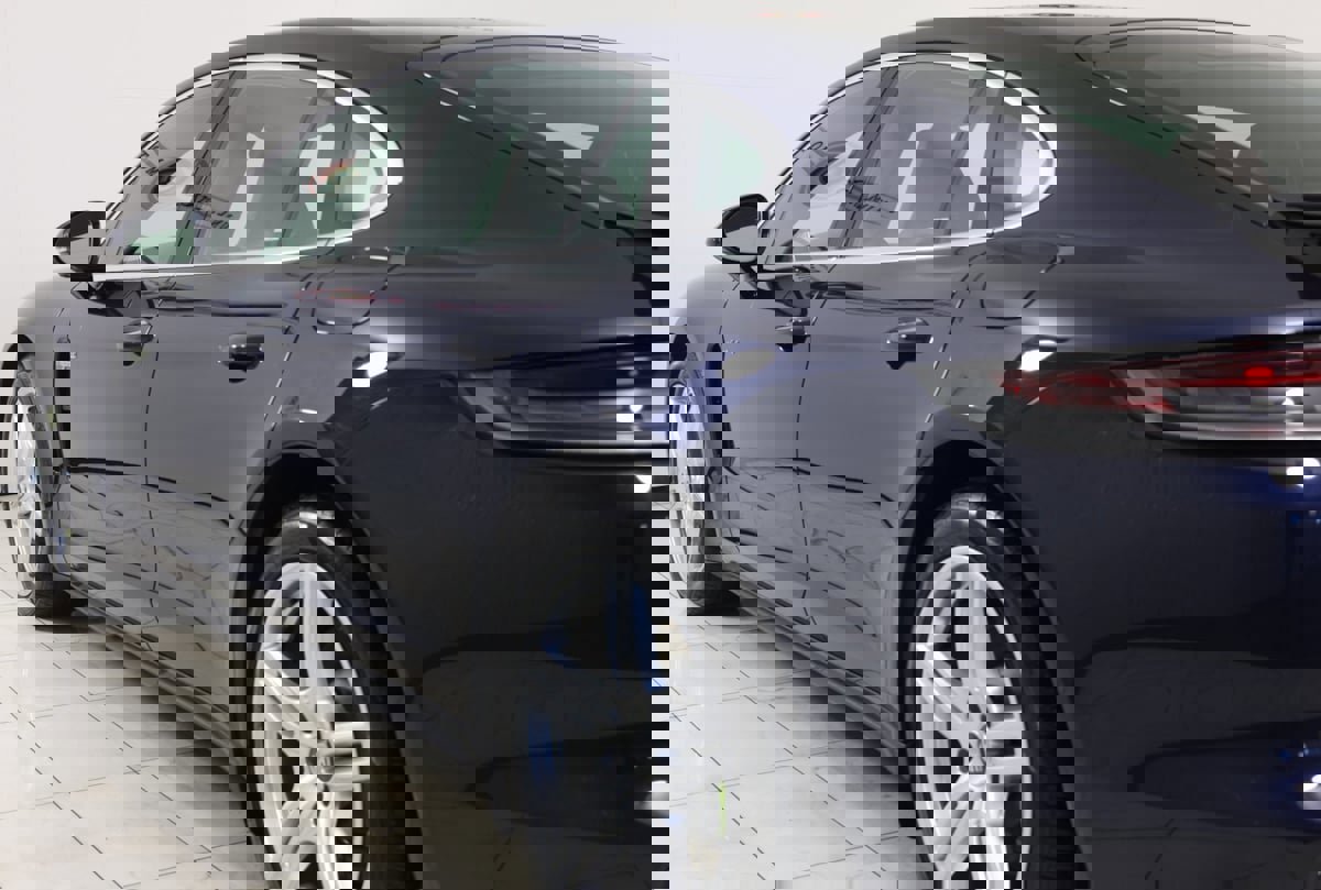Used 2021 Porsche Panamera 4S w/ Premium Package image 43