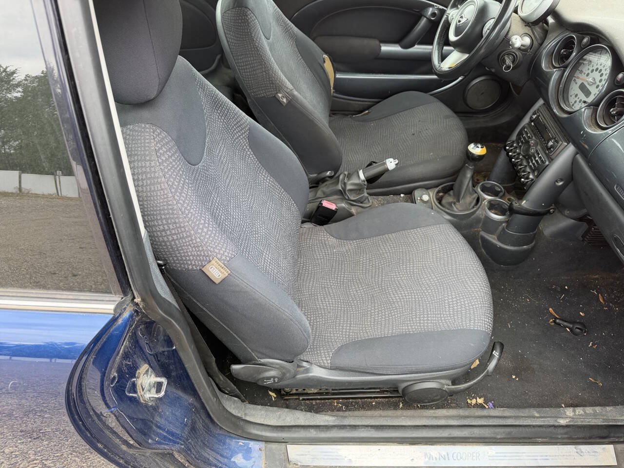 Used 2004 MINI Cooper Hardtop FWD image 23