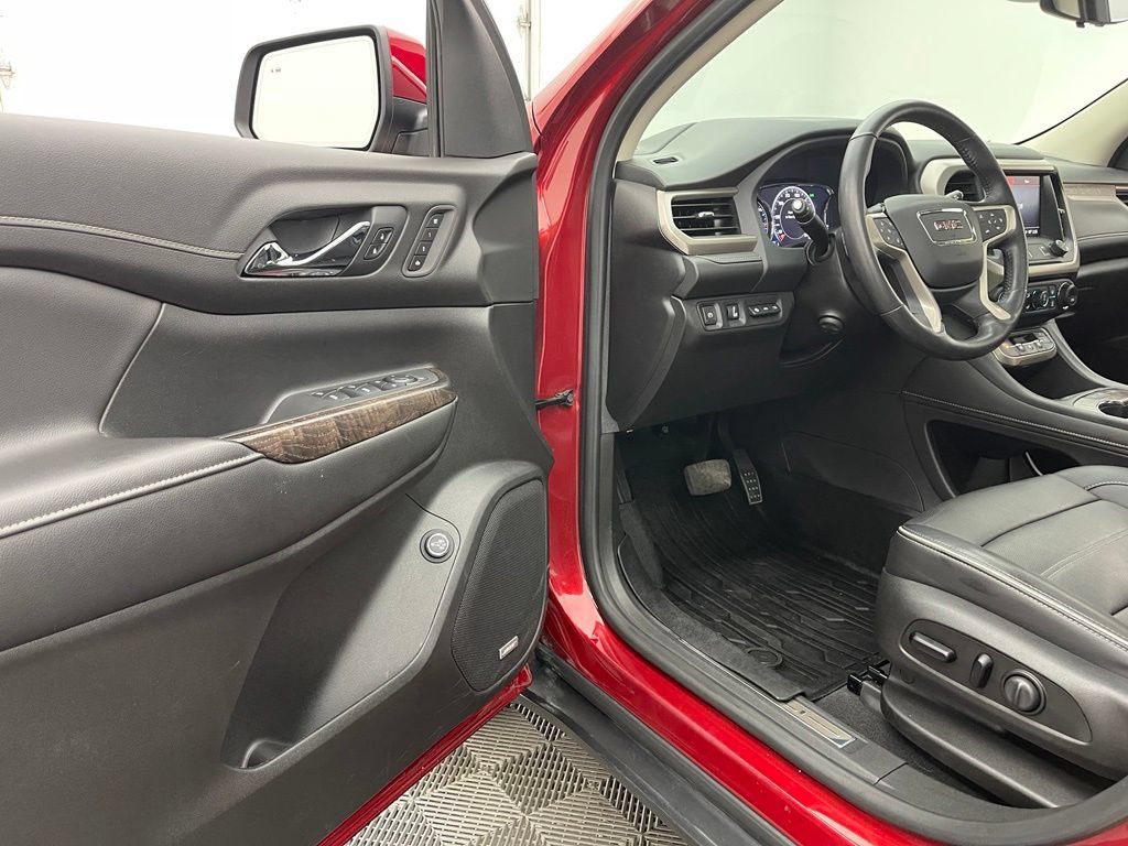 Used 2021 GMC Acadia Denali w/ Denali Technology Package FWD image 18