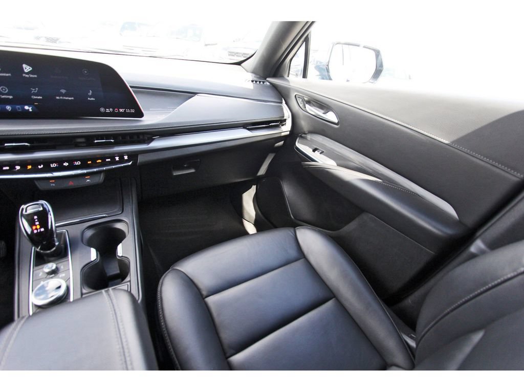 Used 2025 Cadillac XT4 Premium Luxury FWD image 10