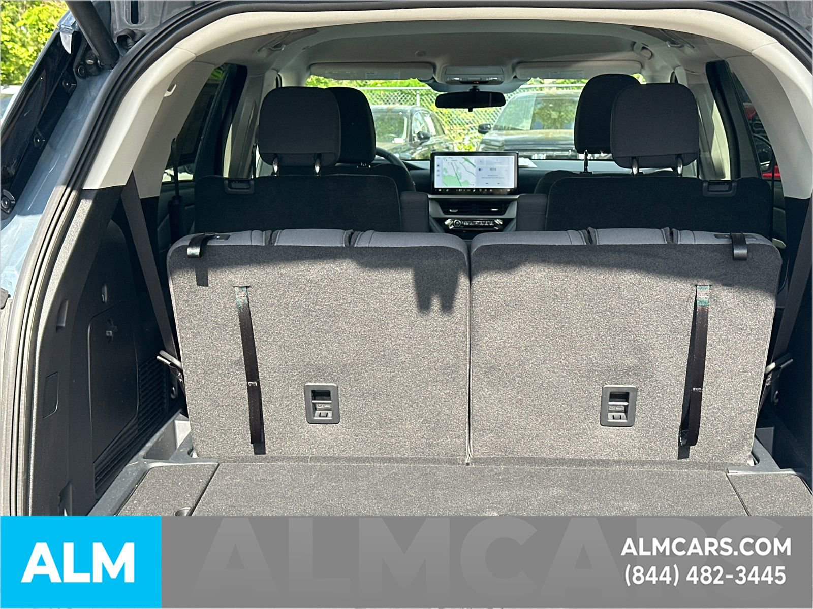 Used 2025 Ford Explorer Active AWD/4WD image 21