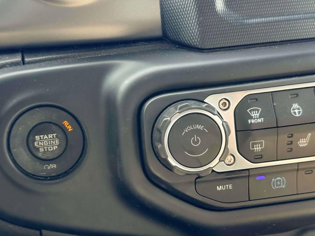 Used 2023 Jeep Wrangler Unlimited w/ Cold Weather Group AWD/4WD image 19