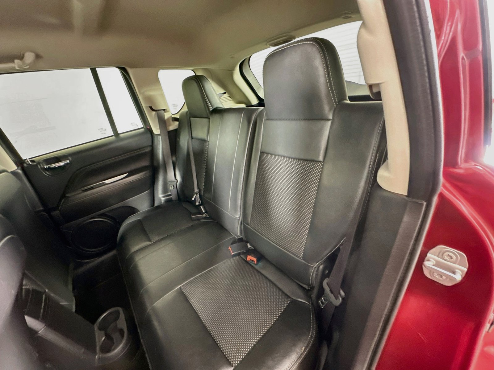 Used 2017 Jeep Compass Latitude FWD image 21