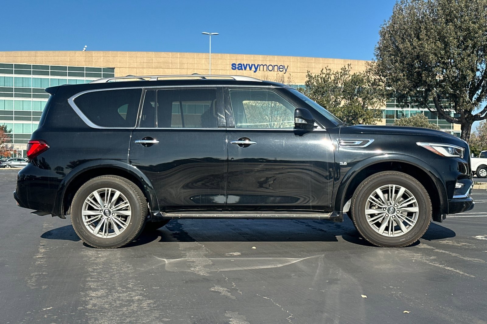 Used 2018 INFINITI QX80 2WD w/ Driver Assistance Package image 3