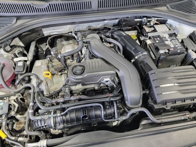 Used 2025 Volkswagen Jetta SEL FWD image 35
