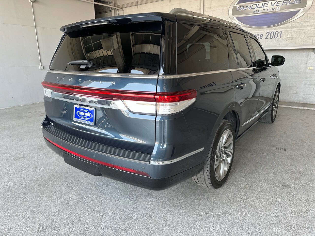 Used 2022 Lincoln Navigator 2WD image 4