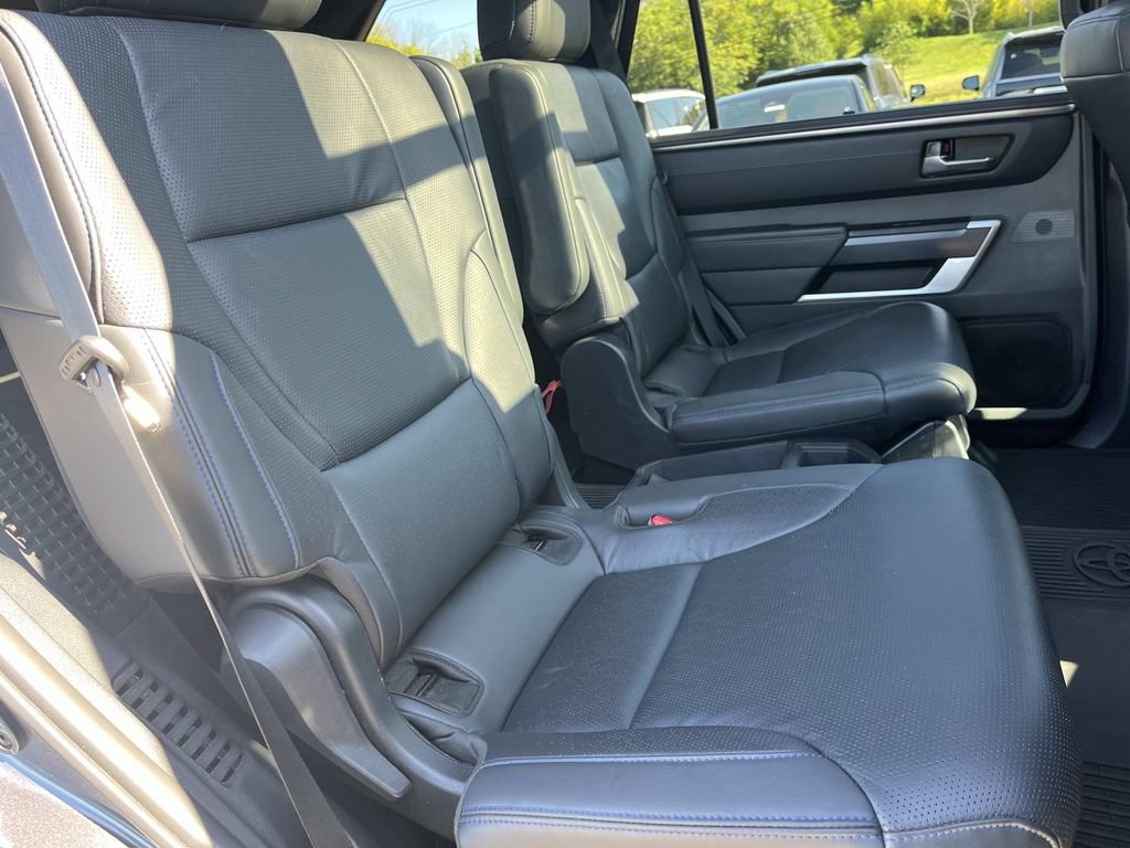 Used 2024 Toyota Sequoia Platinum AWD/4WD image 26